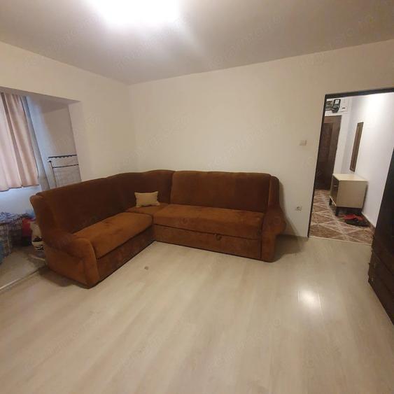 Apartament cu 2 camere semidecomandat în Girocului