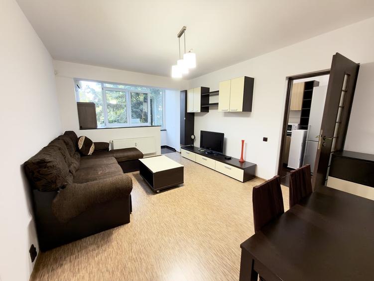 Apartament cu 2 camere semidecomandat, mobilat în Victoriei