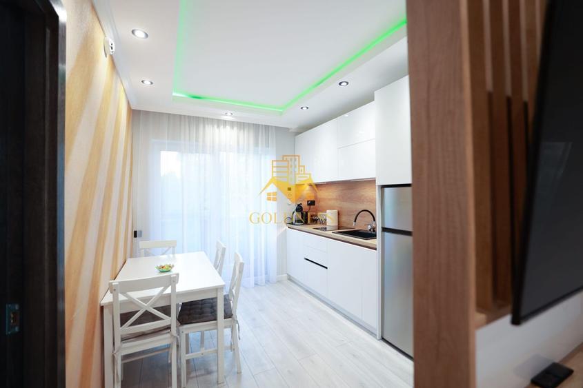 Apartament cu 3 camere semidecomandat, mobilat în Între Lacuri