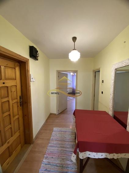 Apartament cu 2 camere decomandat, mobilat în Central