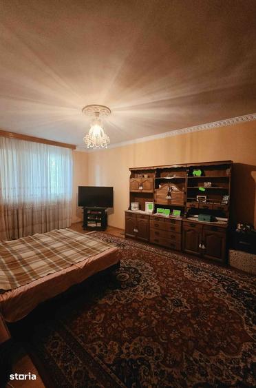 Casă cu 4 camere cu Teren 1000 Mp în Smârdan