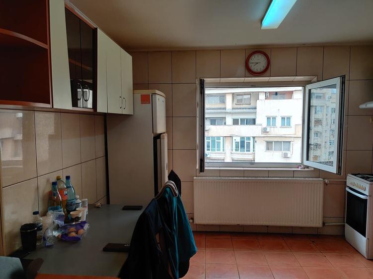 Apartament cu 3 camere decomandat în Unirii