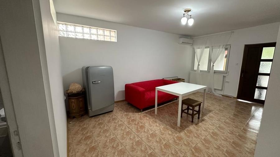 Casă cu 3 camere cu Teren 148 Mp în Colentina
