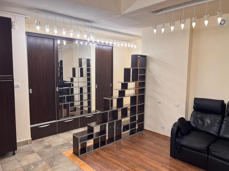 Apartament cu 2 camere semidecomandat, mobilat în Calea Victoriei