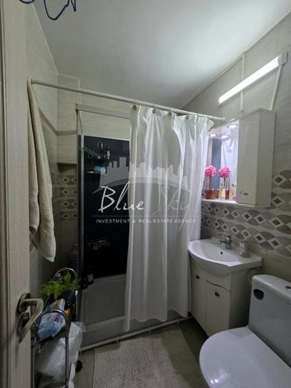Apartament cu 3 camere semidecomandat, mobilat în Dacia