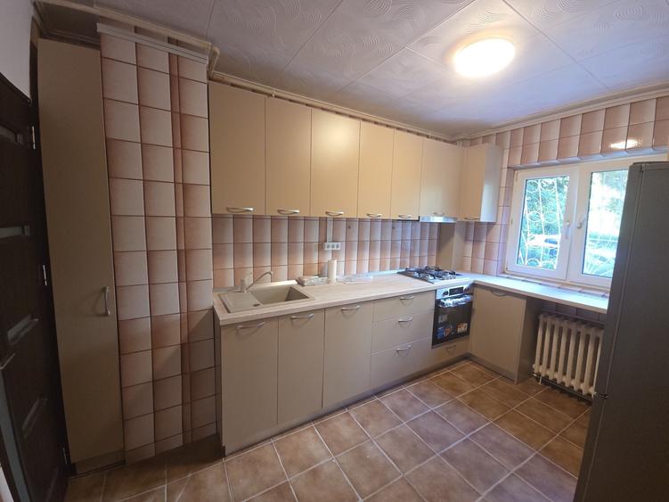 Apartament cu 3 camere decomandat în Crângași