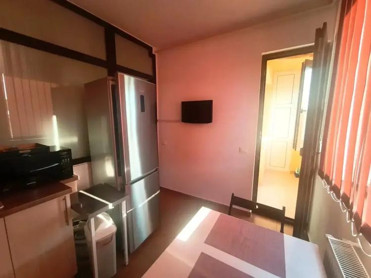 Apartament cu 2 camere decomandat în 1 Decembrie 1918