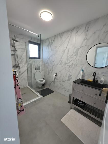 Casă cu 4 camere cu Teren 412 Mp în Florești