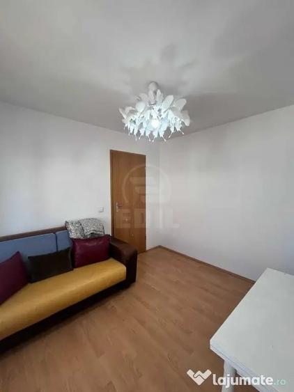 Casă cu 4 camere cu Teren 100 Mp în Florești