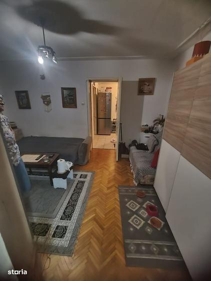 Apartament cu 2 camere semidecomandat în Podul de Piatră