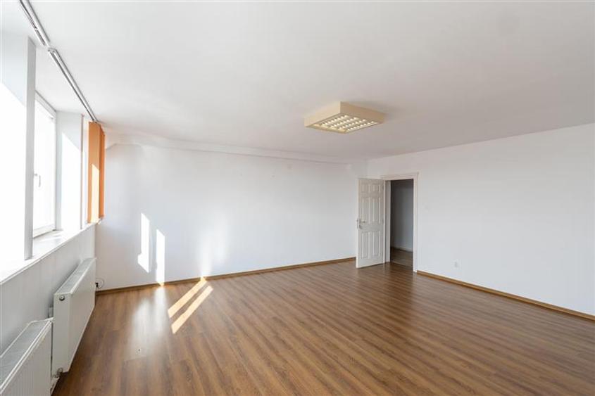 Spațiu comercial, de 113 mp, în Periferie