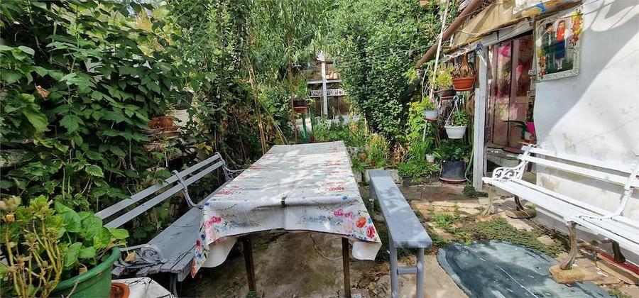 Casă cu Teren 343 Mp în Central