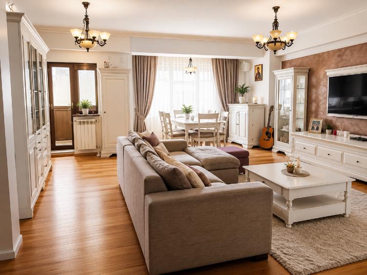 Apartament cu 3 camere decomandat, mobilat în Casa de Cultură