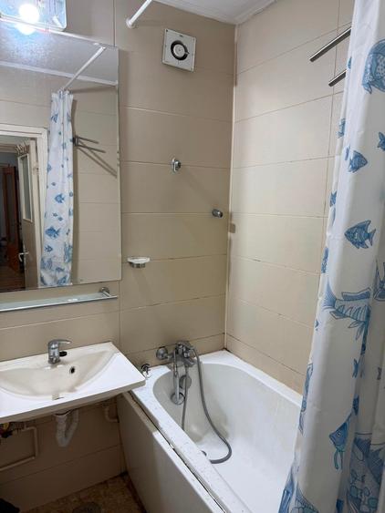 Apartament cu 3 camere în Drumul Taberei