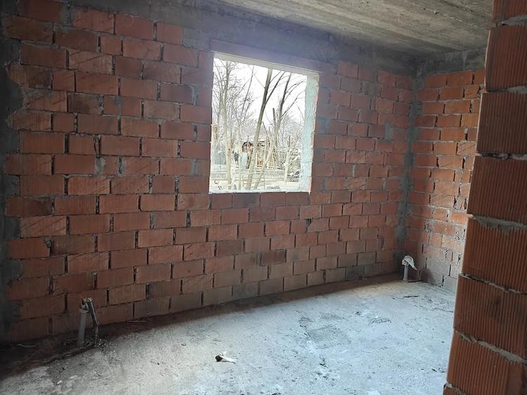 Casă cu Teren 1310 Mp în Scorțaru Vechi