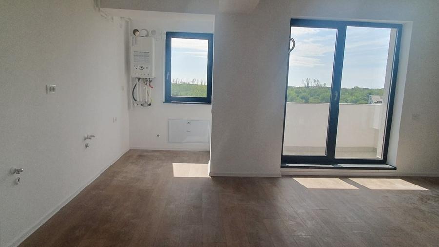 Apartament cu 3 camere semidecomandat în Drumul Taberei