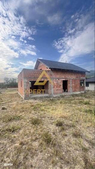 Casă cu 4 camere cu Teren 500 Mp în Tăuții-Măgherăuș