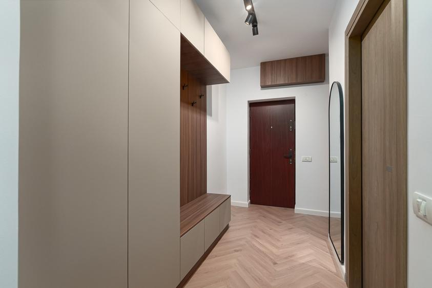 Apartament cu 2 camere semidecomandat, mobilat în Universitate