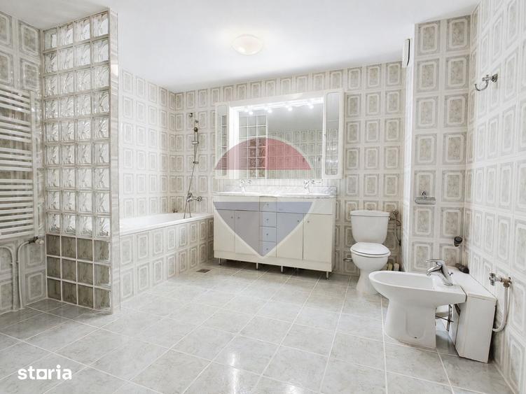 Apartament cu 3 camere în Gara de Nord