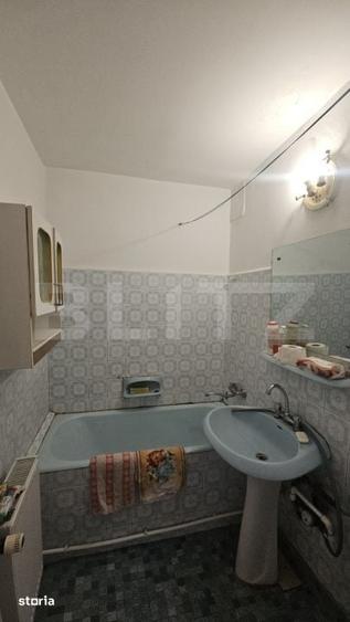 Apartament cu 3 camere în Liești