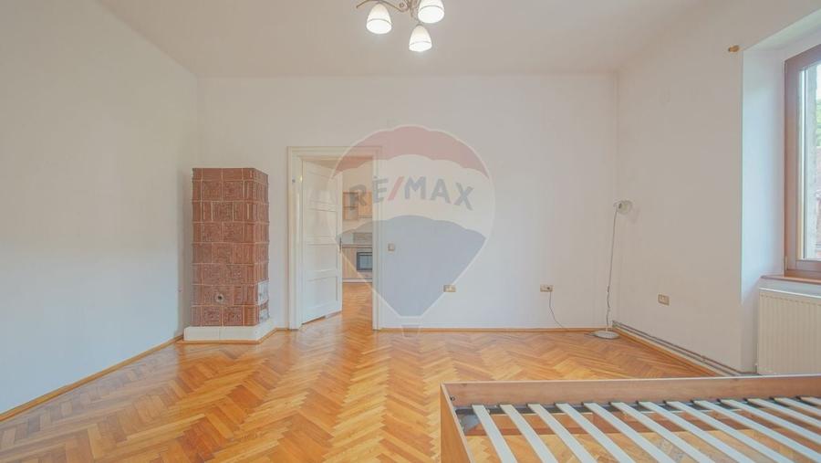 Apartament cu 2 camere semidecomandat în Centrul Civic