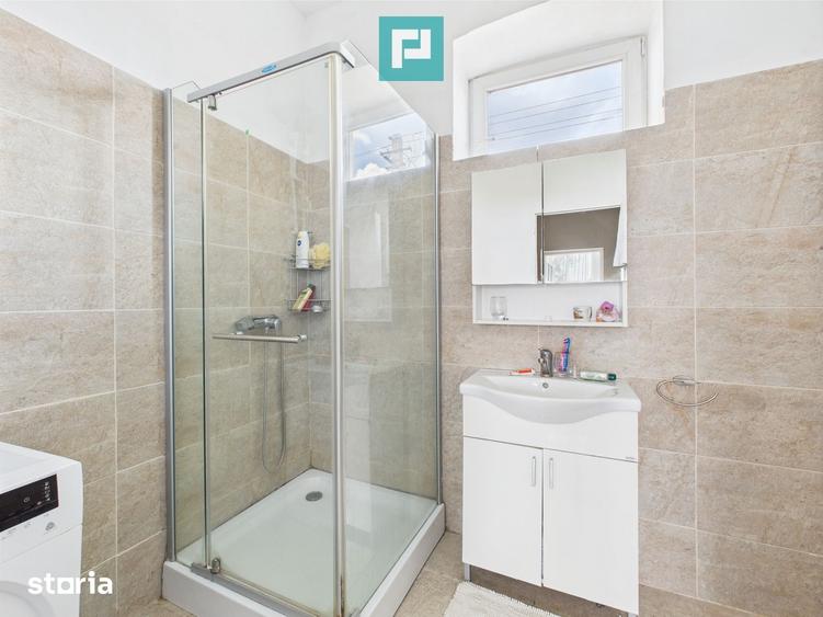 Casă cu 5 camere cu Teren 750 Mp în Micălaca