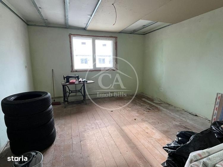 Casă cu 4 camere decomandat în Sântandrei