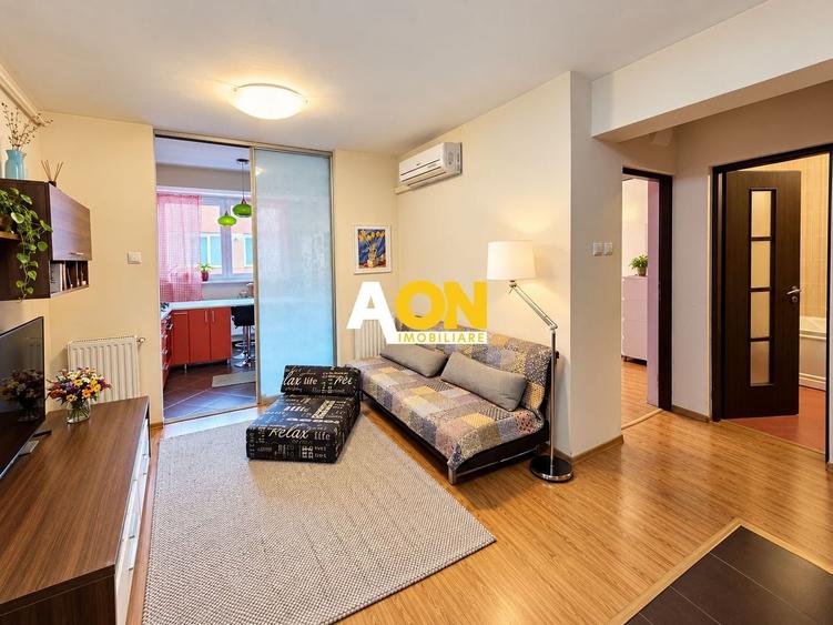 Apartament cu 3 camere decomandat, mobilat în Central
