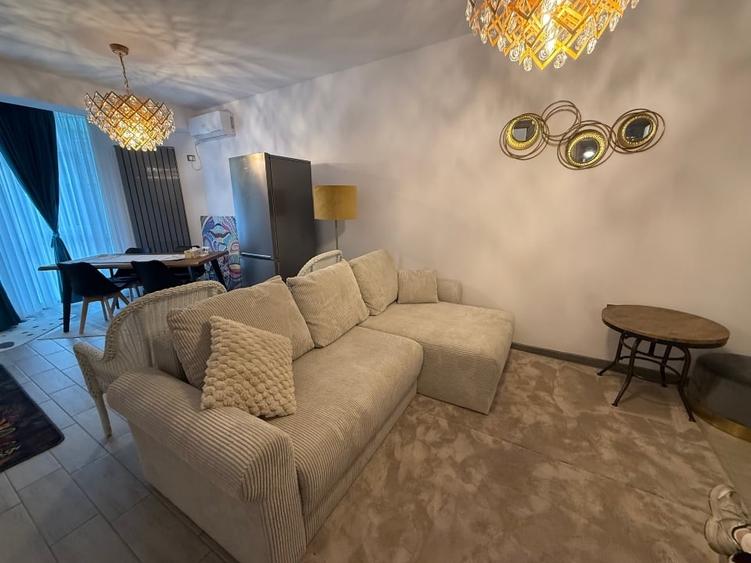 Apartament cu 2 camere semidecomandat, mobilat în Nord