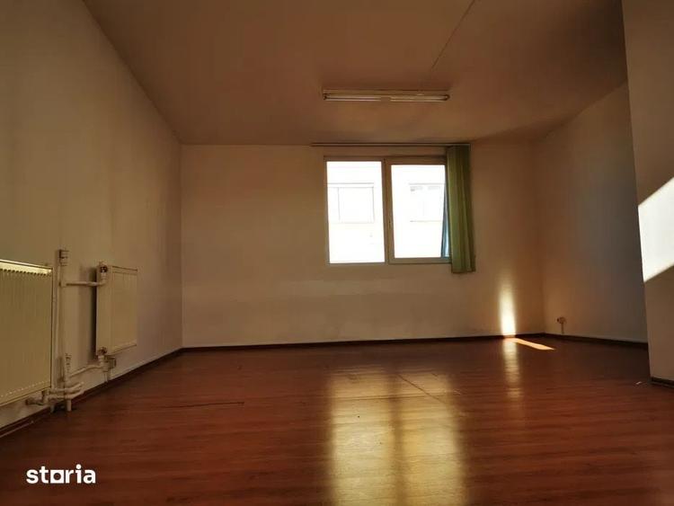 Casă cu 9 camere decomandat cu Teren 270 Mp în Ultracentral