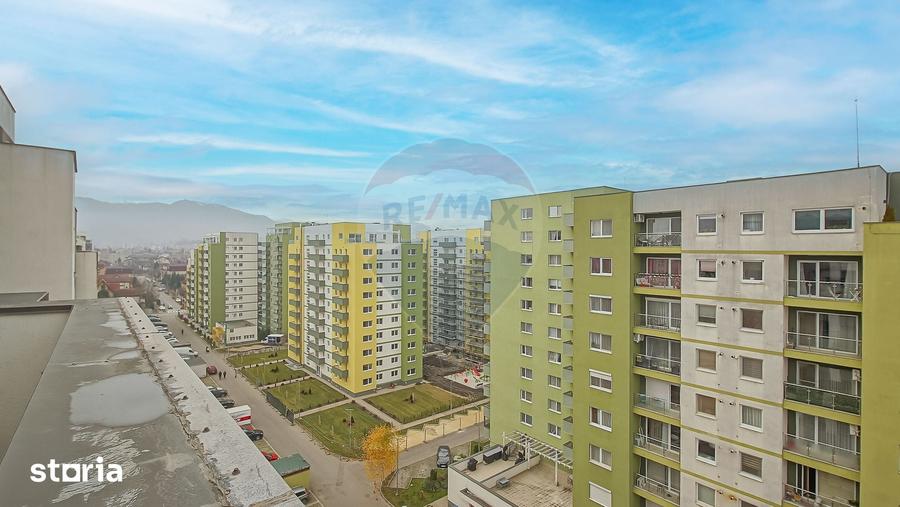 Apartament cu 3 camere decomandat în Tractorul
