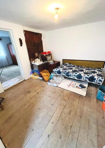 Casă cu 2 camere cu Teren 938 Mp în Costișa