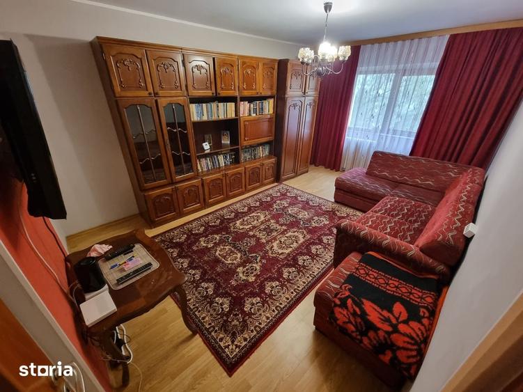 Apartament cu 2 camere decomandat în Nicolina