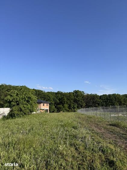 Teren de 1086 mp, în Brănești
