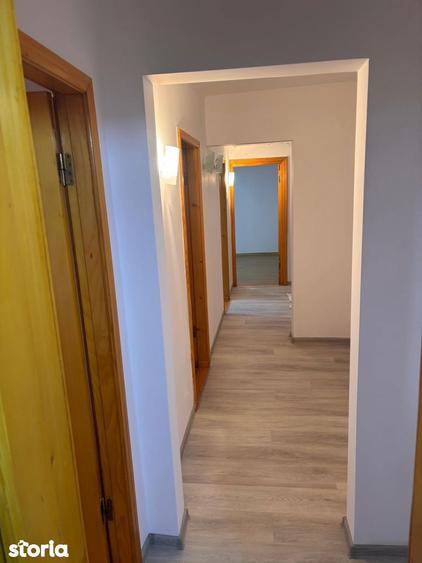 Apartament cu 3 camere decomandat în Viziru 3
