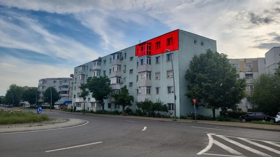 Apartament cu 3 camere semidecomandat în Milcov