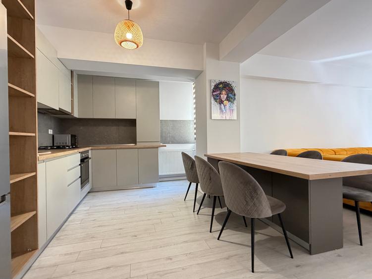 Apartament cu 2 camere decomandat în Torontalului