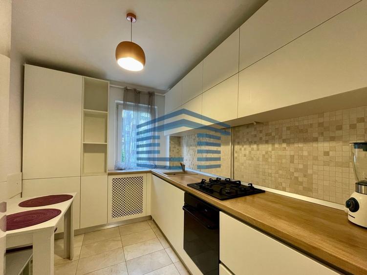 Apartament cu 3 camere decomandat, mobilat în Gării