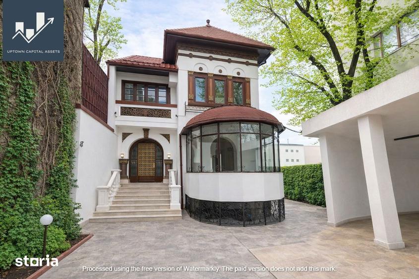Casă cu 10 camere cu Teren 760 Mp în Grivița