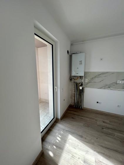 Apartament cu 5 camere semidecomandat în Central