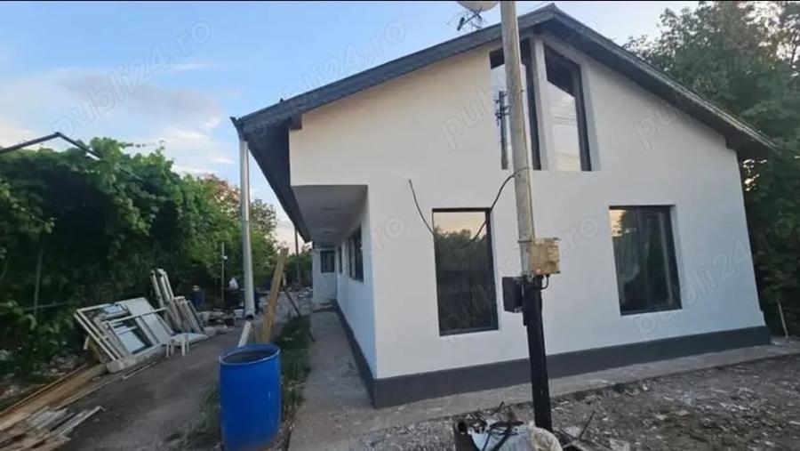 Casă cu 5 camere cu Teren 650 Mp în Gherăseni