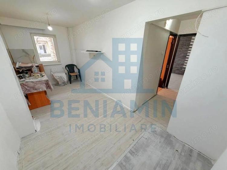 Apartament cu 4 camere decomandat în Valea Rosie