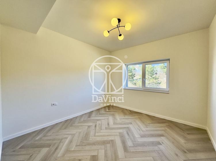 Apartament cu 3 camere semidecomandat în Exterior Vest
