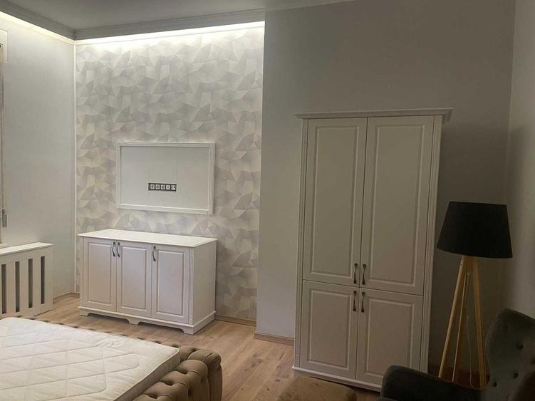 Apartament cu 4 camere decomandat în Ultracentral