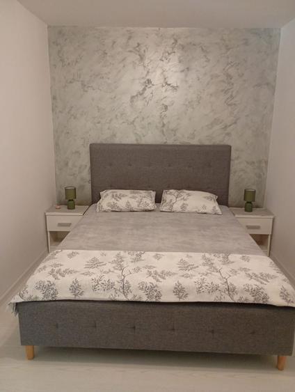Apartament cu 2 camere semidecomandat, mobilat în Tomis Nord