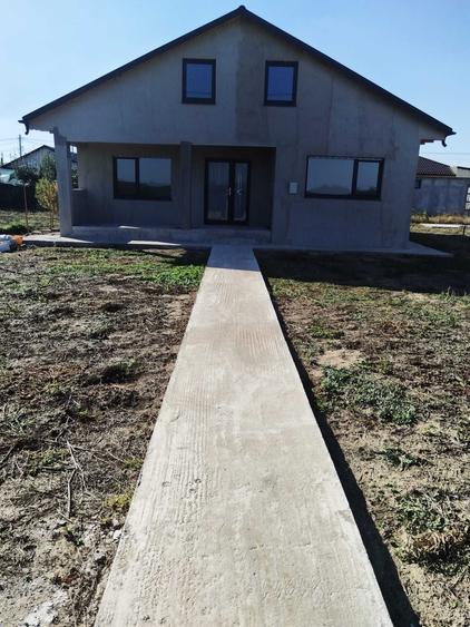 Casă cu 3 camere în Vasile Alecsandri