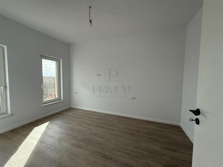 Duplex cu 3 camere cu Canalizare în Moșnița Nouă
