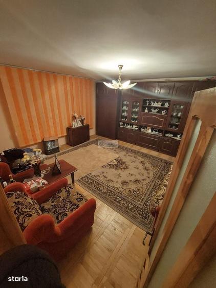 Apartament cu 3 camere decomandat în Autogară