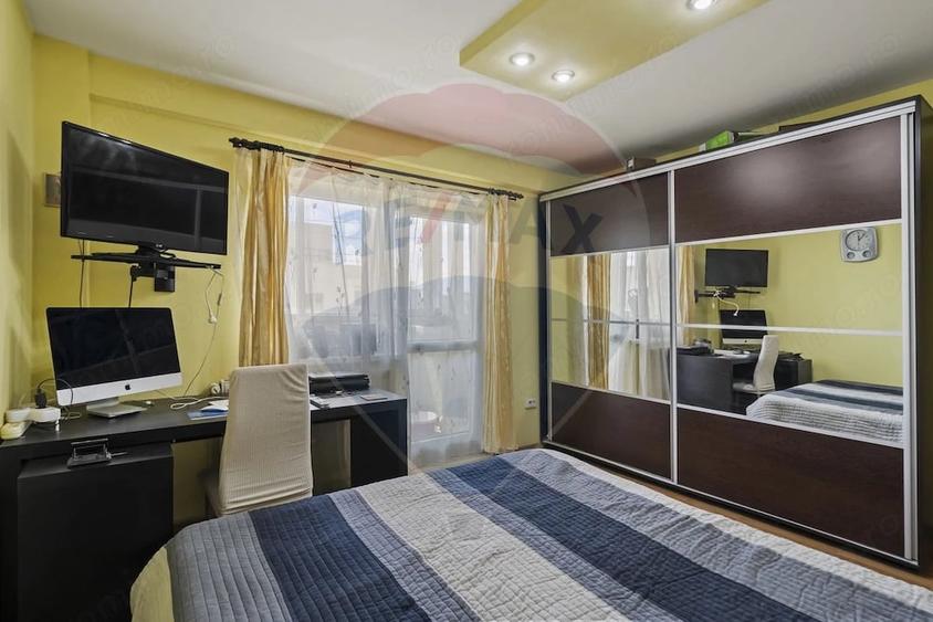 Apartament cu 4 camere decomandat în Sebastian