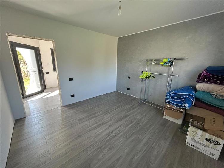 Casă individuală cu 4 camere cu Teren 2389 Mp în Biliești